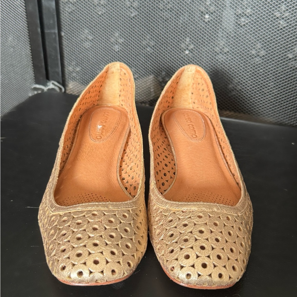 Corso Como Gold Women’s Cutout Flats Size 7